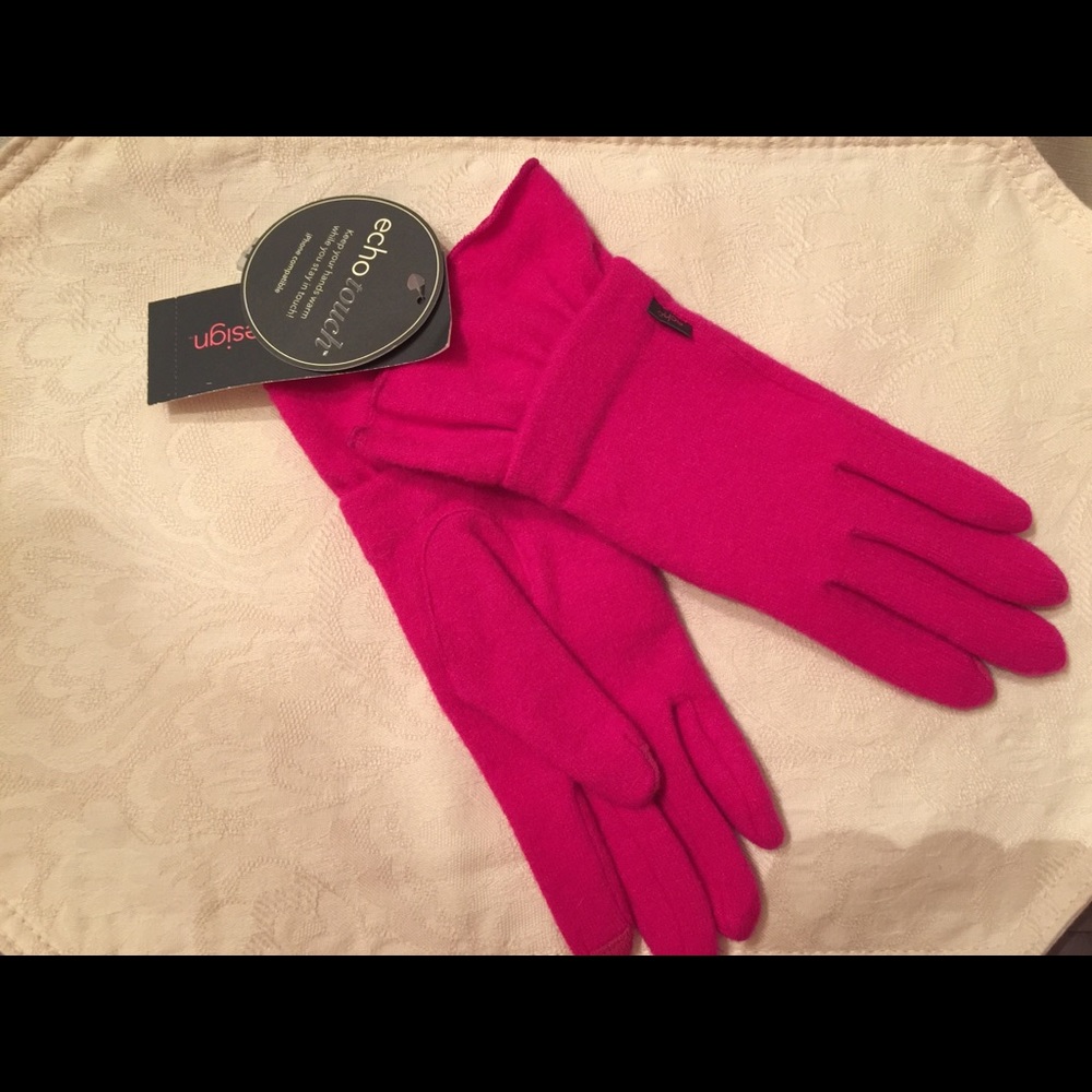 Echo Touch Berry/Fuchsia Ladies Gloves NWT’S